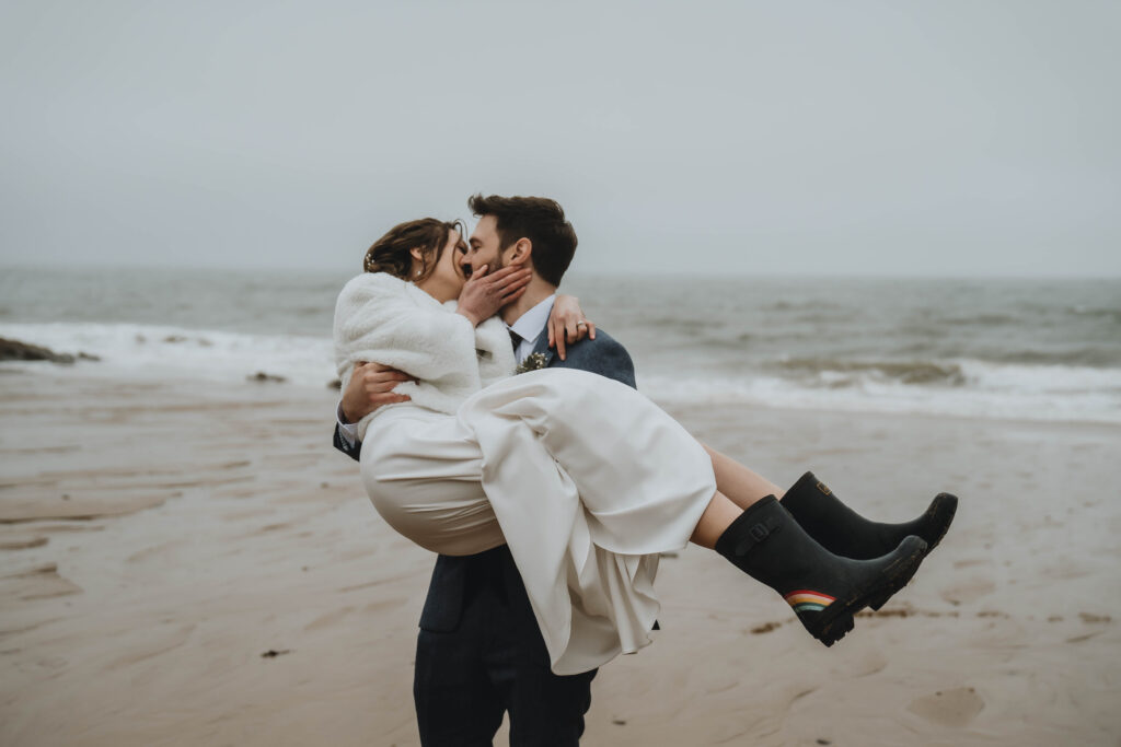 How to elope like this bride and groom